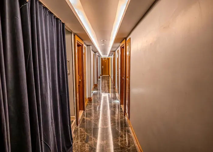 Grand Star Premium Hotell 4*